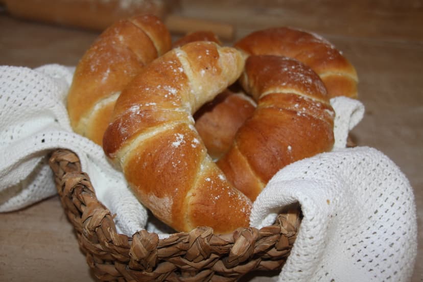 Rogaliki z marmoladą z naszej ciastkarni